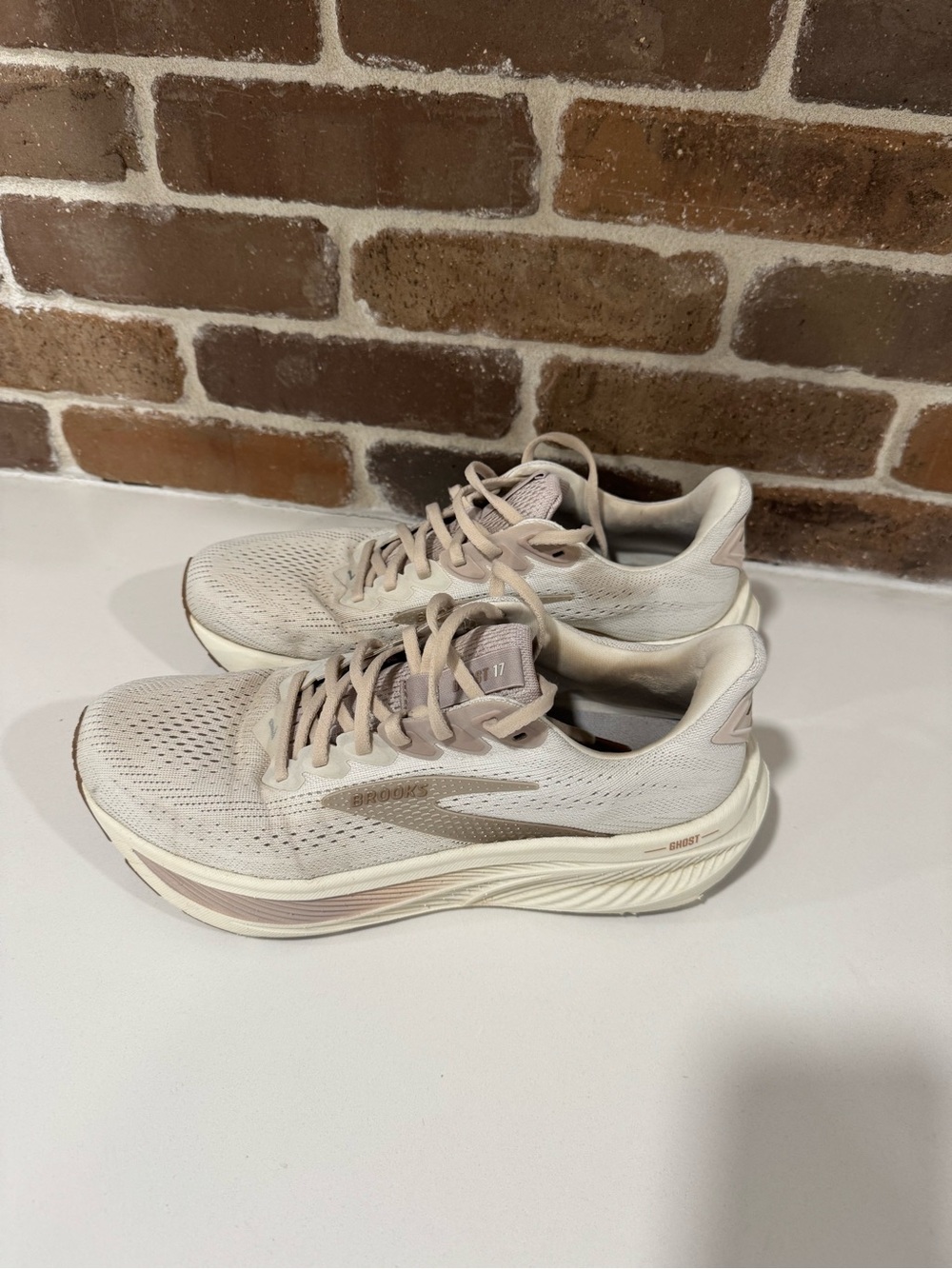 Brooks Womens Sneakers View 3